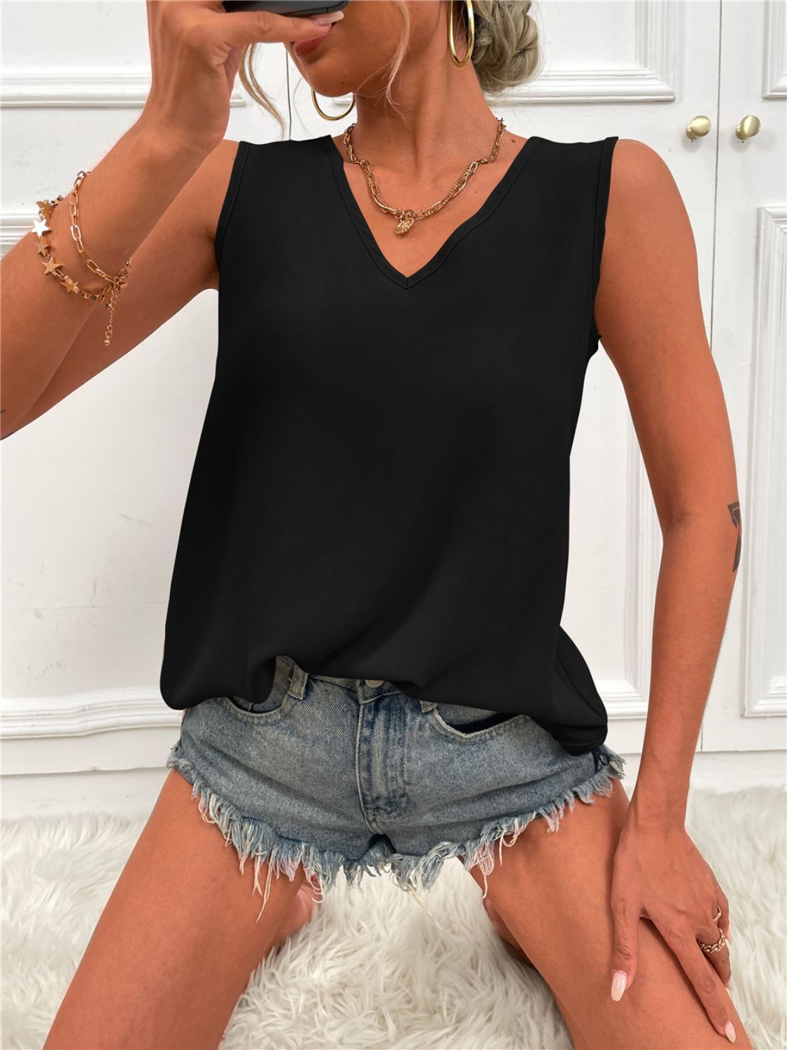 V-Neck Curved Hem Tunic Tank 