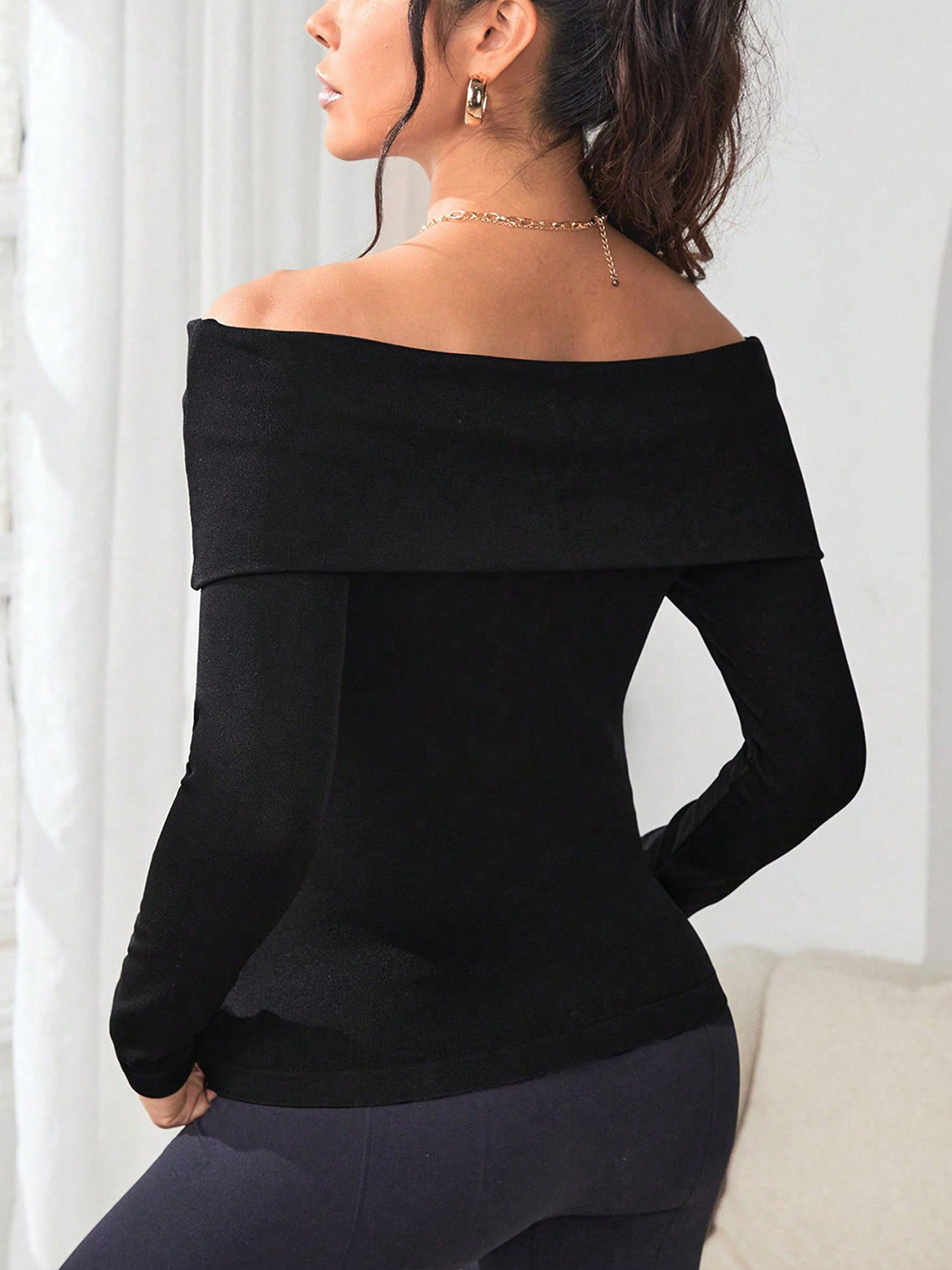 Off-Shoulder Long Sleeve Knit Top 