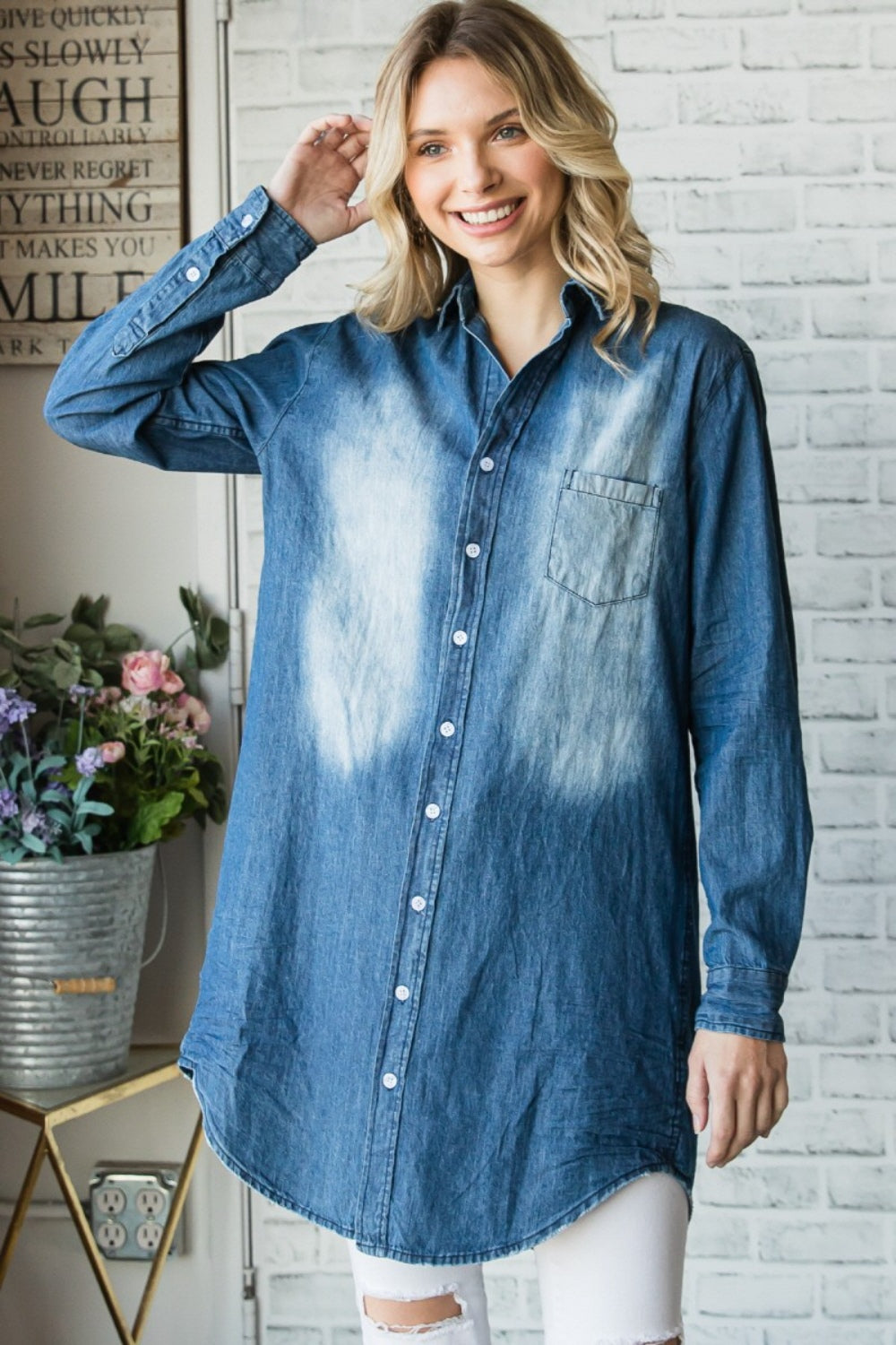 Veveret Pocketed Button Up Washed Denim Shirt 