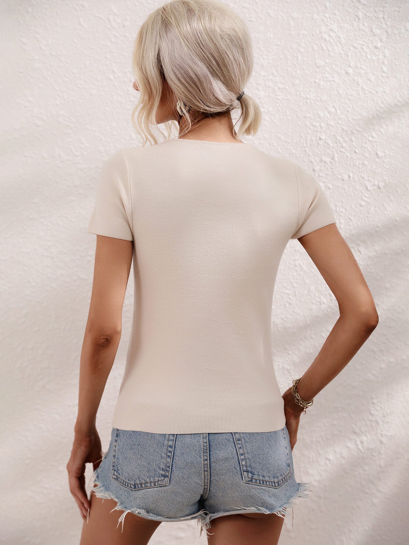 Cutout Round Neck Short Sleeve Knit Top 