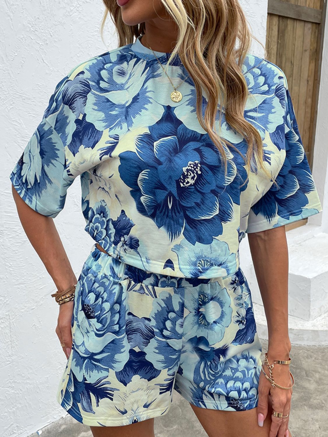 Floral Print Round Neck Dropped Shoulder Half Sleeve Top and Shorts Set 