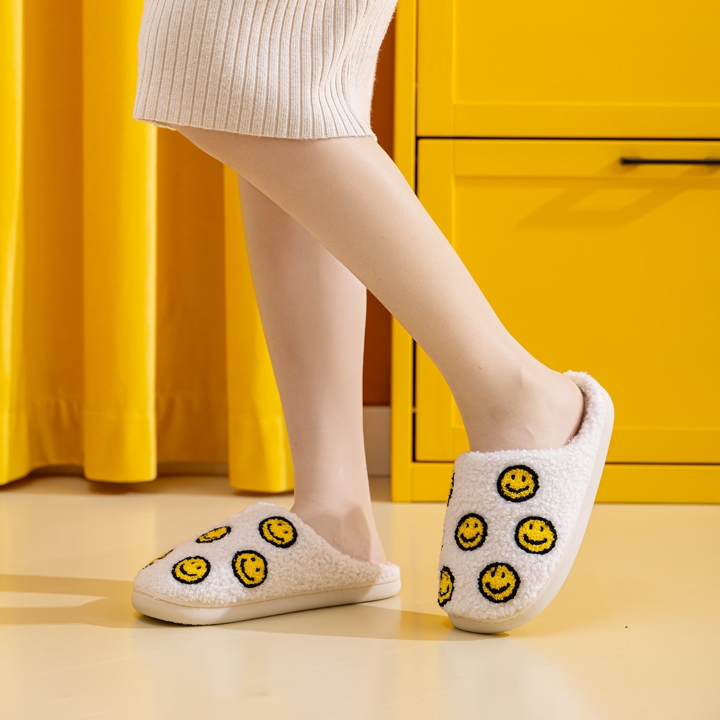 Melody Smiley Face Slippers 