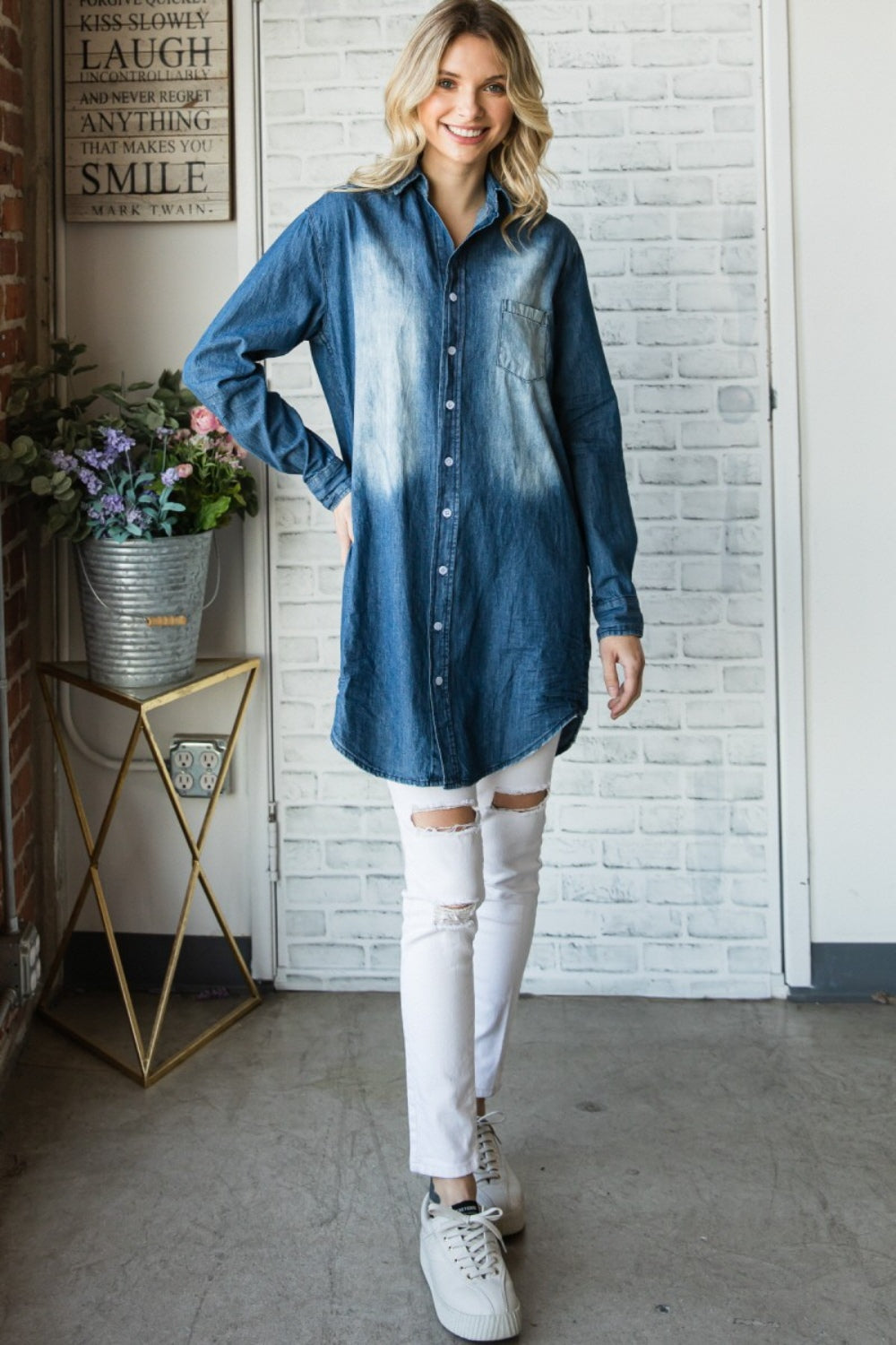 Veveret Pocketed Button Up Washed Denim Shirt 