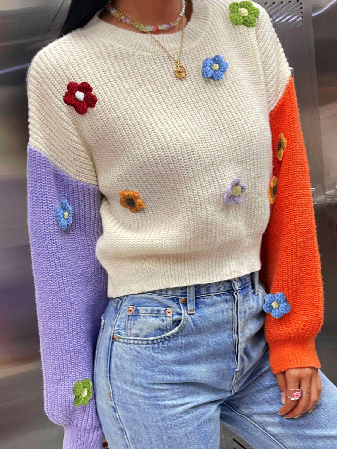 Flower Contrast Round Neck Sweater 