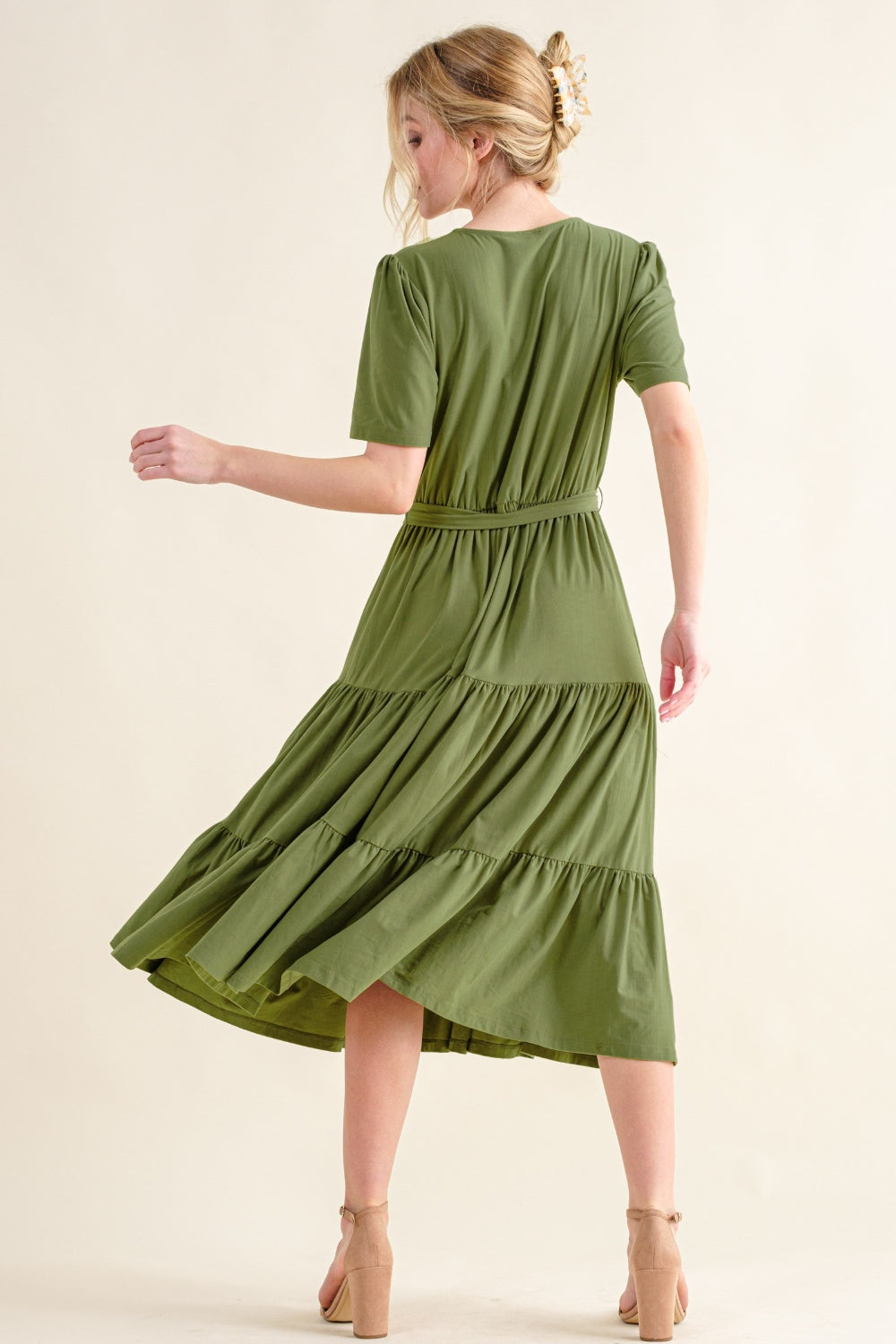 And The Why Soft Short Sleeve Tiered Midi Dress 