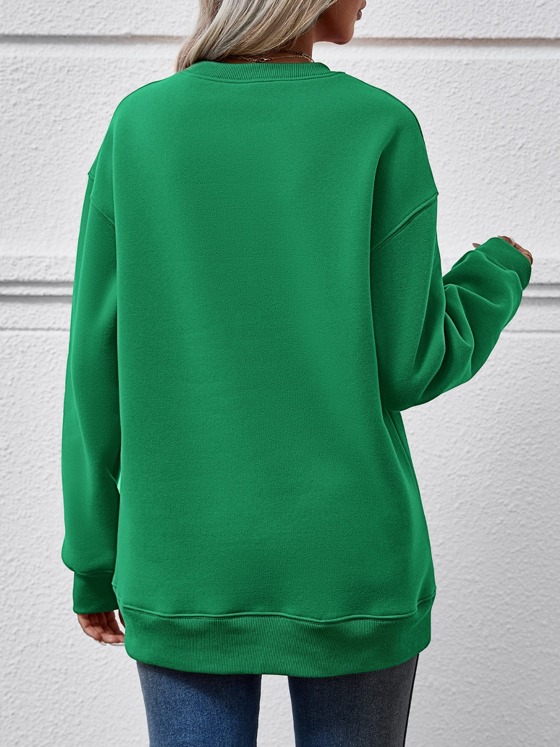 Round Neck Graphic Long Sleeve Sweatshirt 