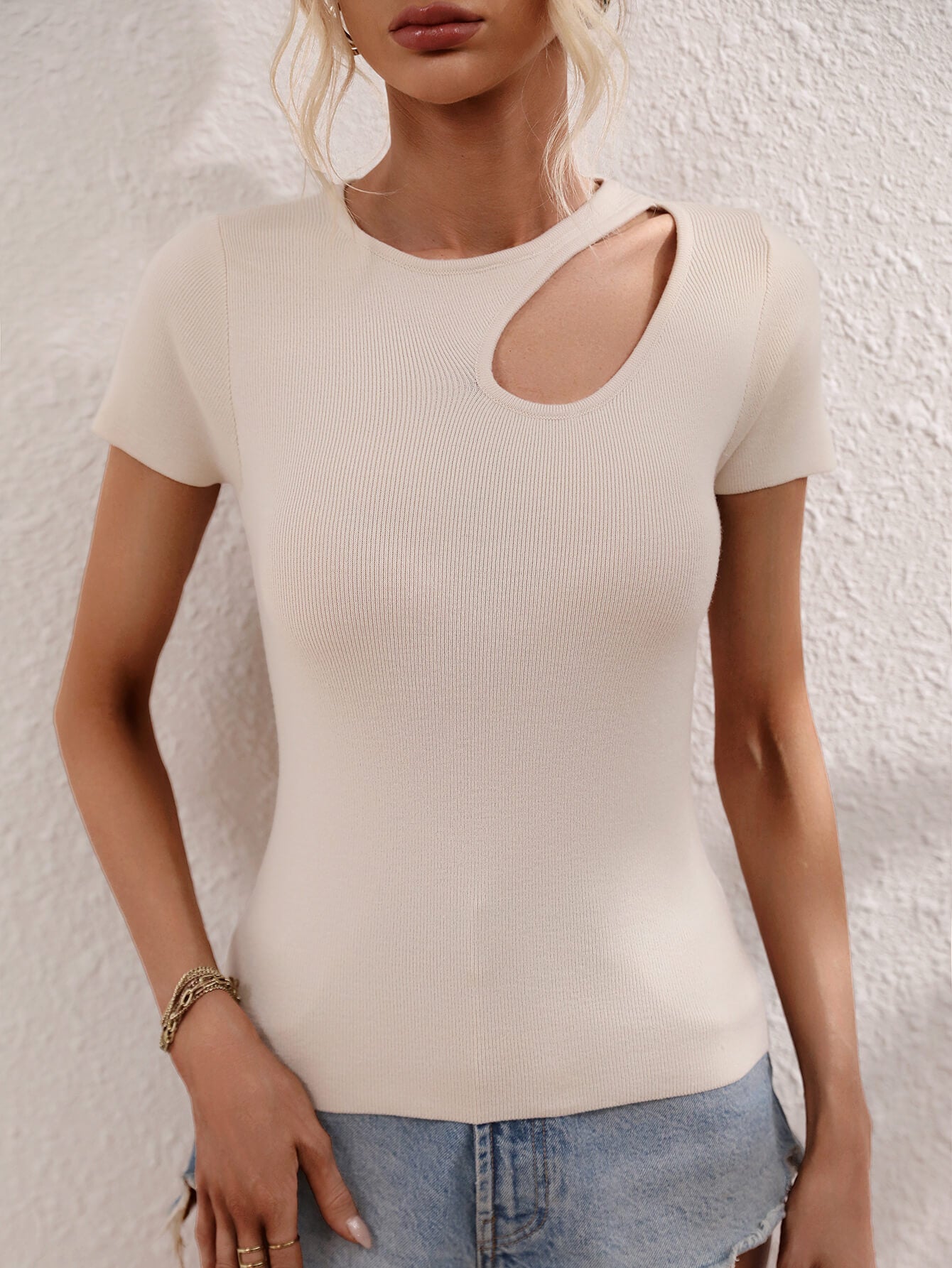 Cutout Round Neck Short Sleeve Knit Top 