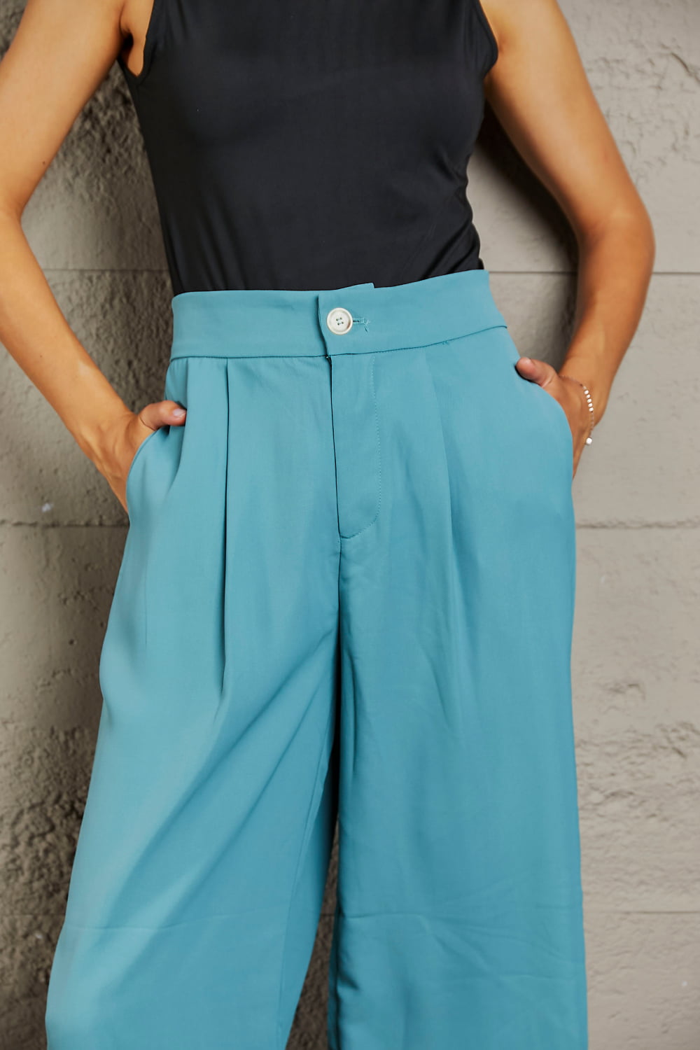 Wide Leg Buttoned Pants 