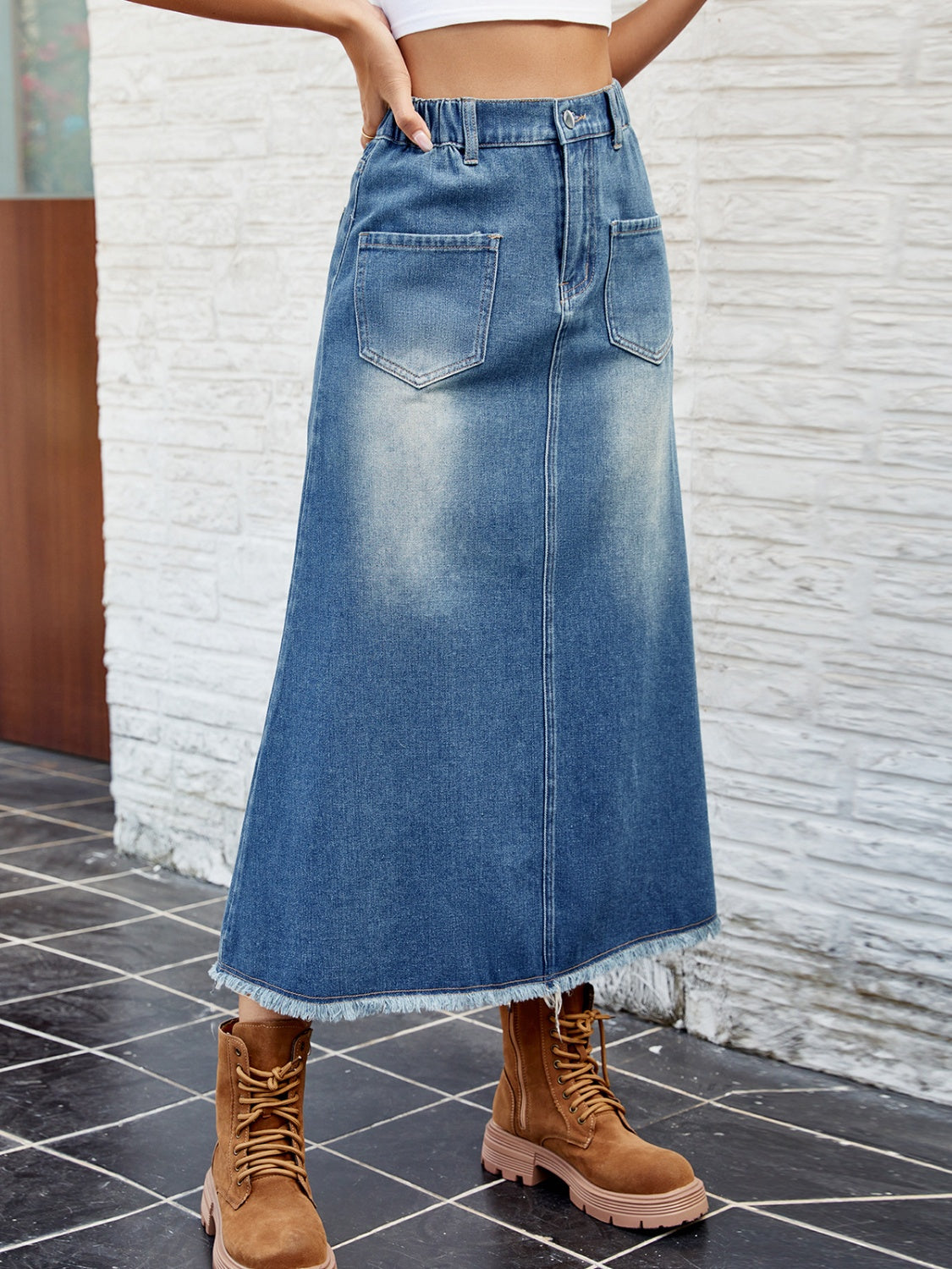 Raw Hem Buttoned Denim Skirt with Pockets 