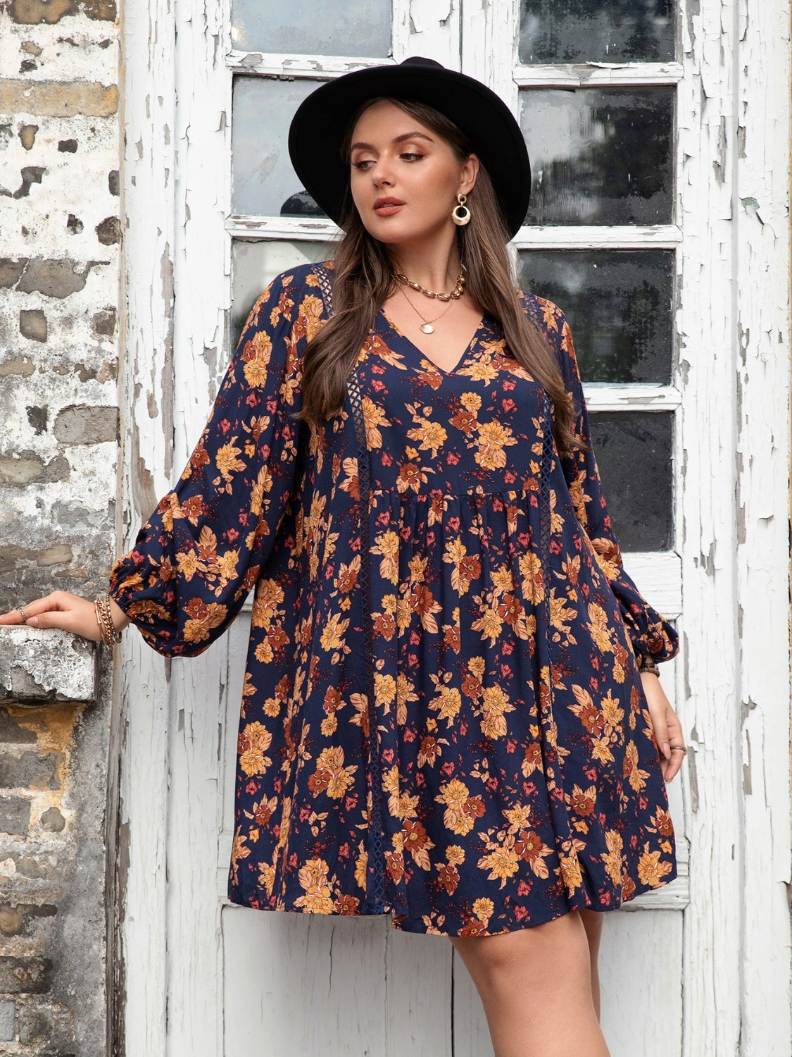 Plus Size Floral V-Neck Balloon Sleeve Dress 