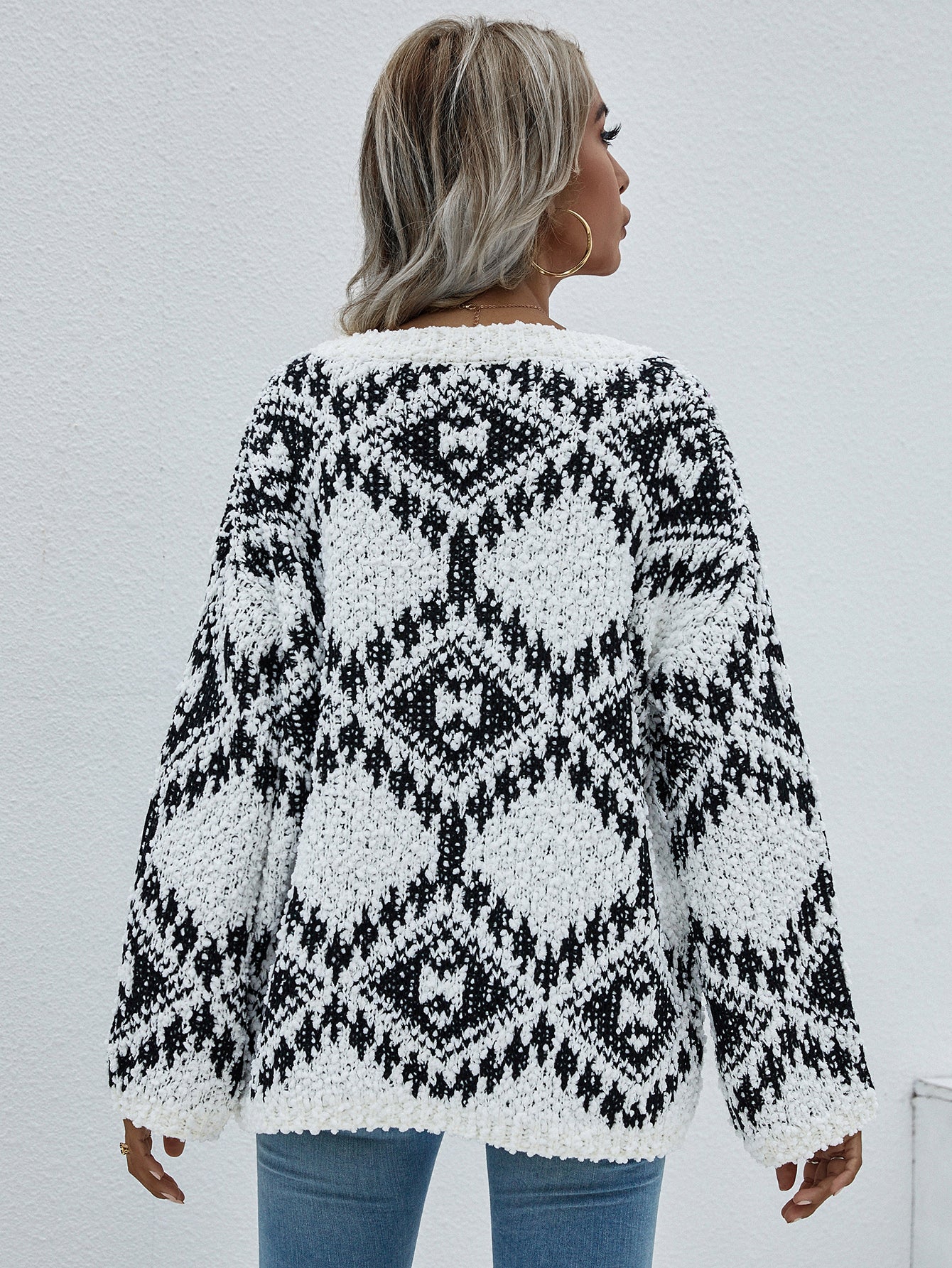 Geometric Print Chunky Knit Distressed Sweater 