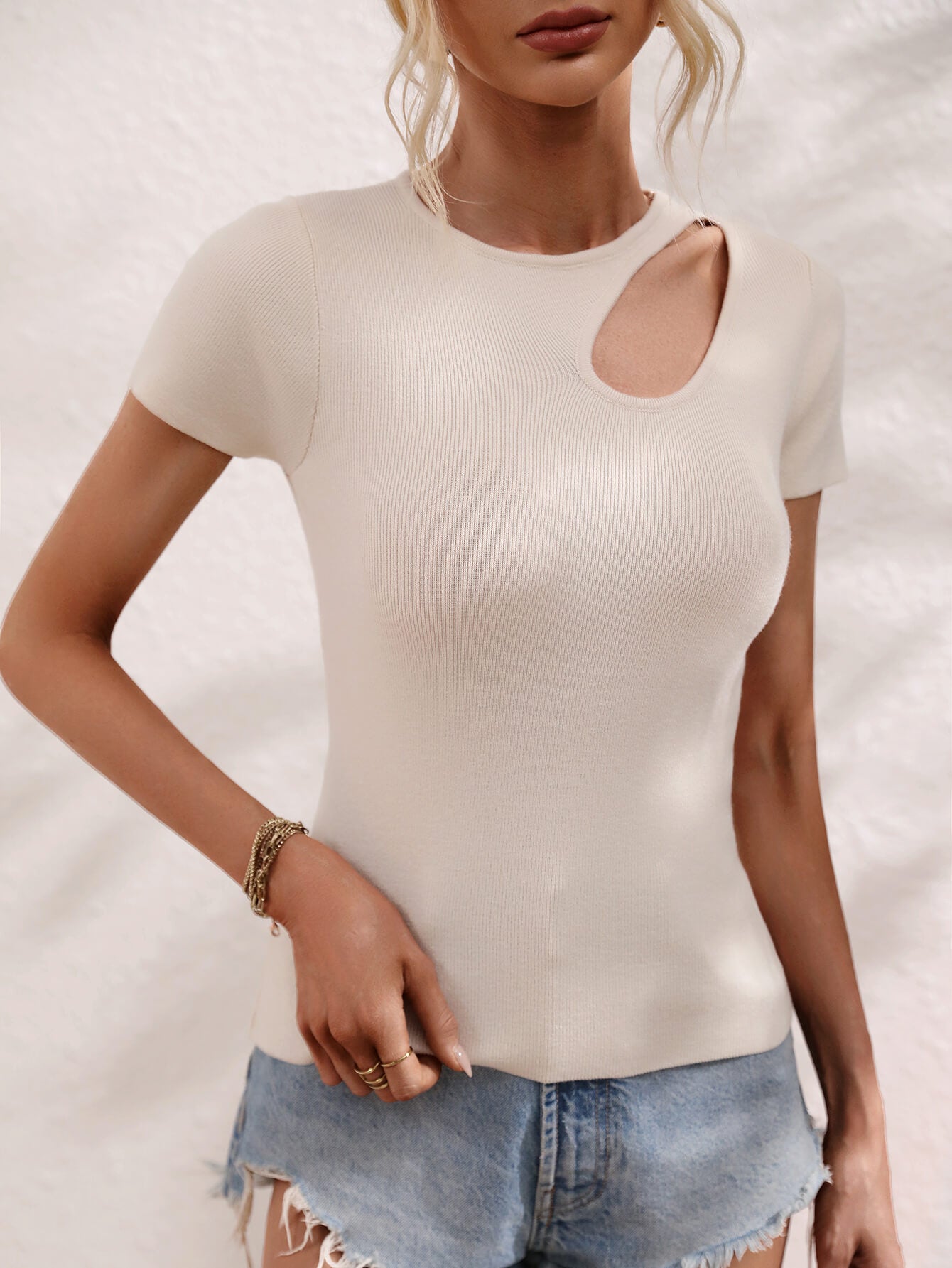 Cutout Round Neck Short Sleeve Knit Top 