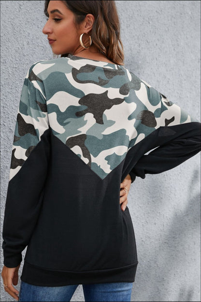 Camouflage Round Neck Long Sleeve Sweatshirt 