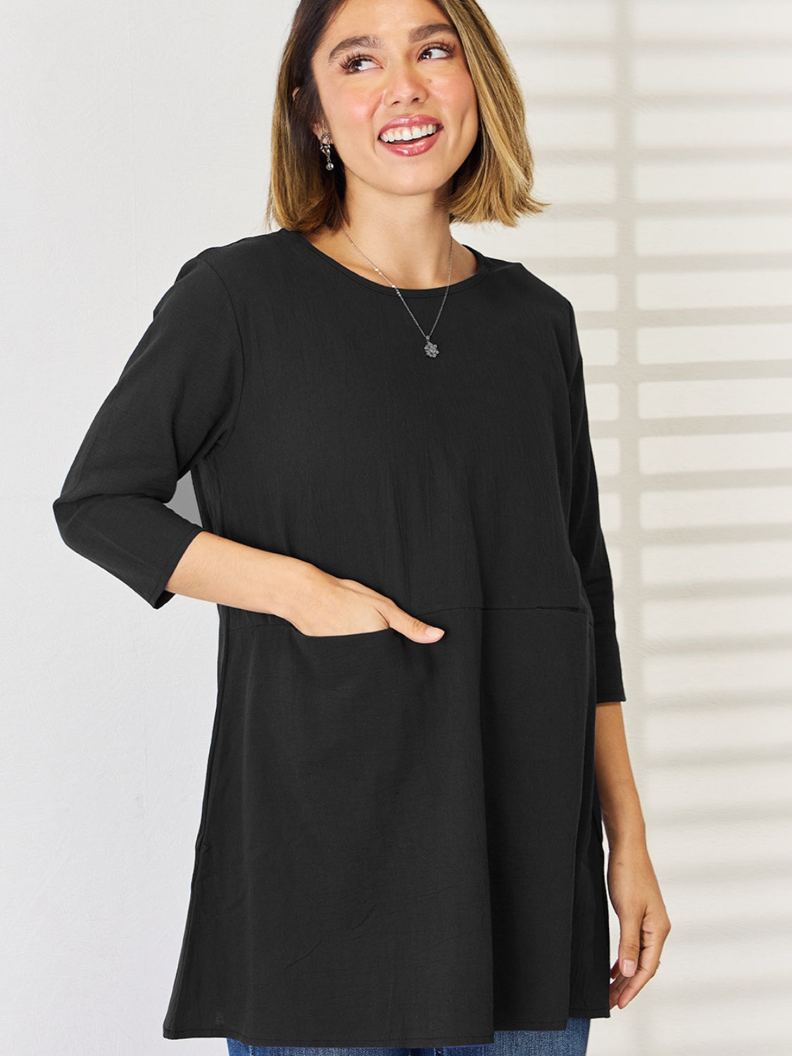 Pocketed Round Neck Half Sleeve Blouse 