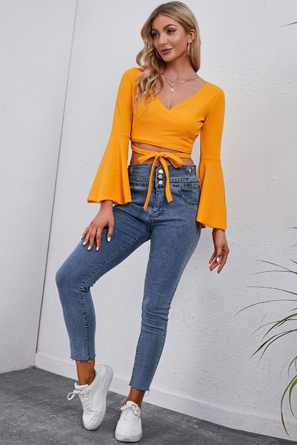 Tie Front Flare Sleeve Cropped Top 