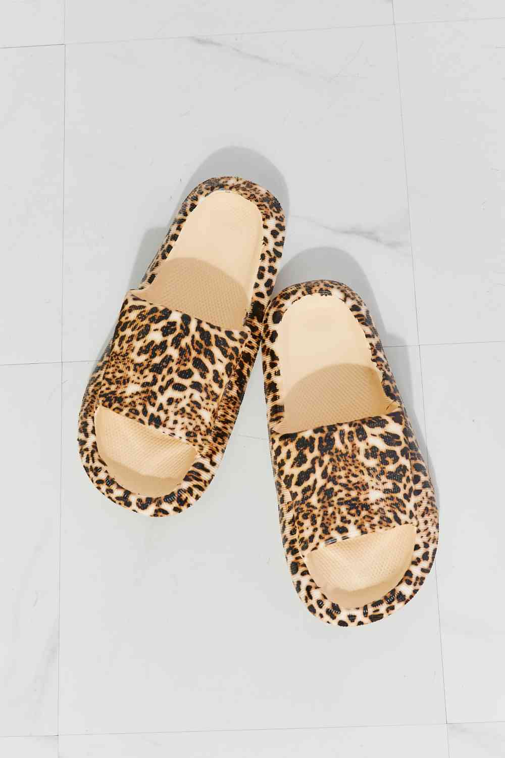 MMShoes Arms Around Me Open Toe Slide in Leopard 