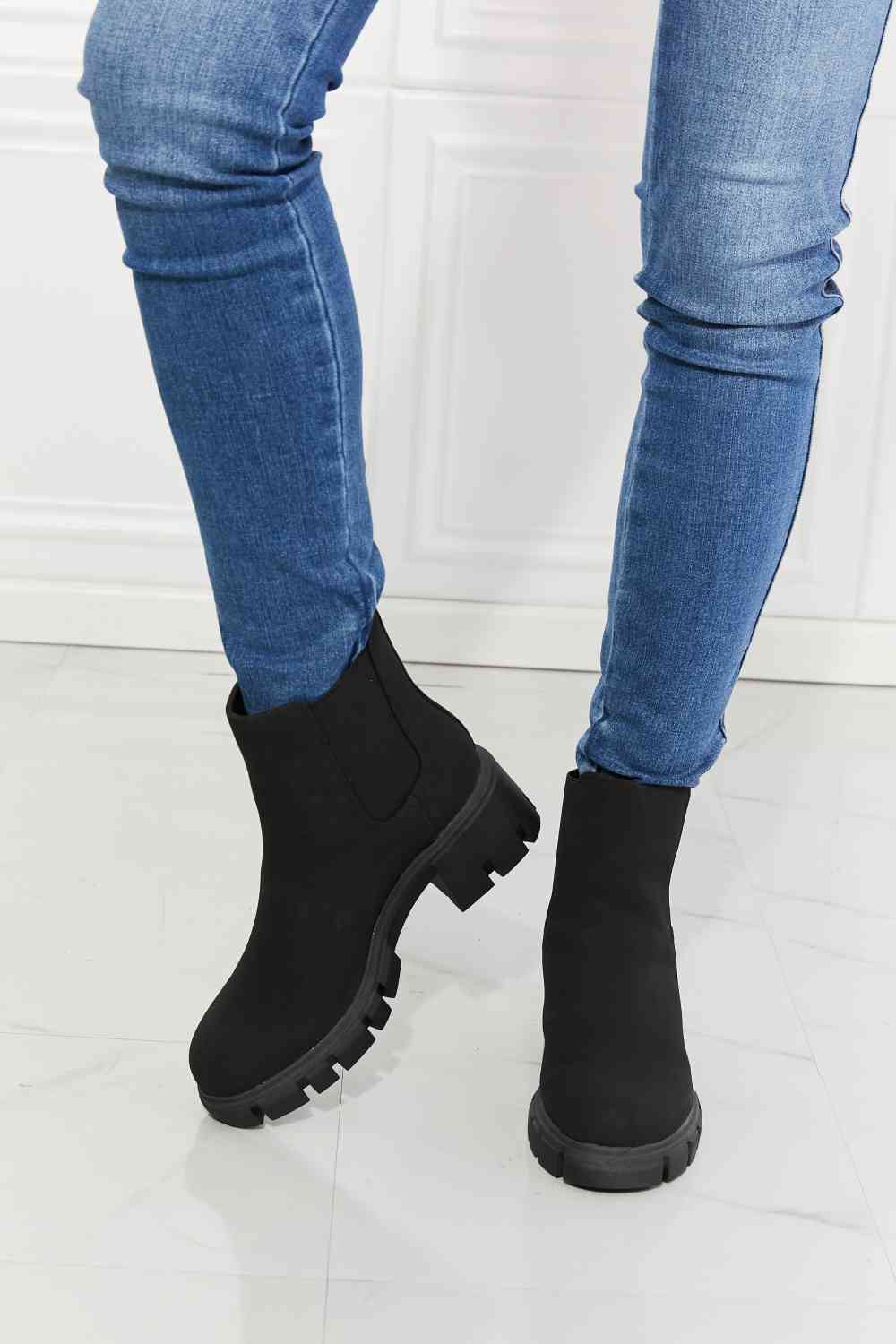 Work For It Matte Lug Sole Chelsea Boots - Black 